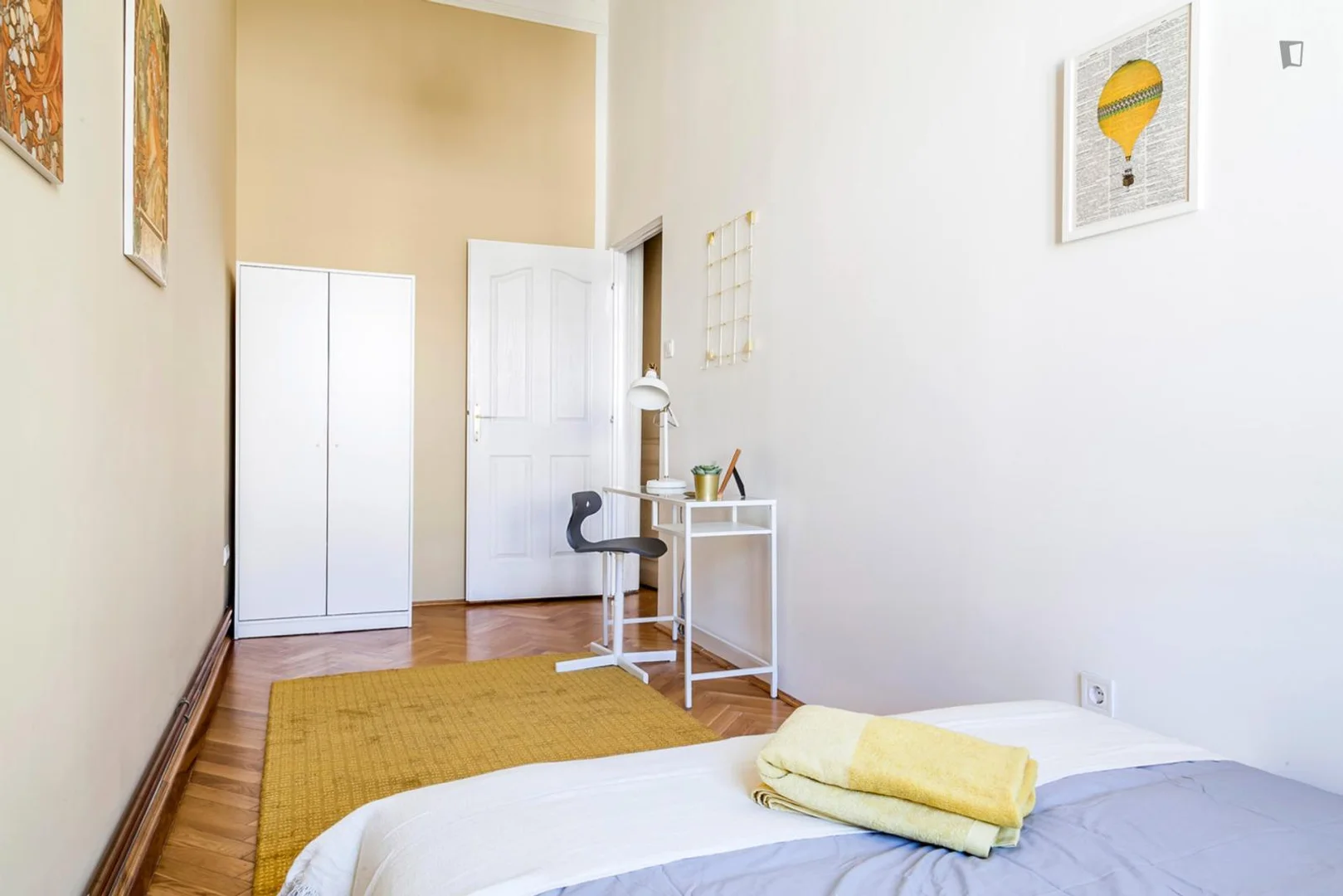 Quarto de estudante funcional perfeito para estudar em 