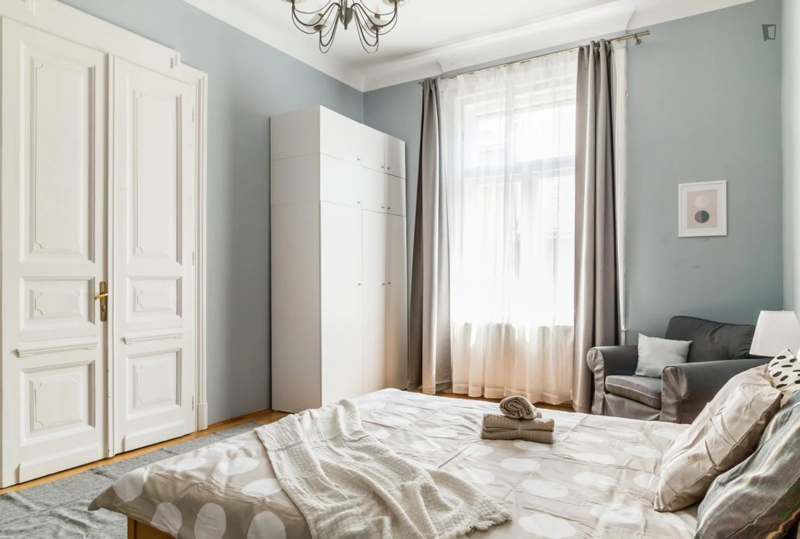 Student-friendly room in  with modern amenities