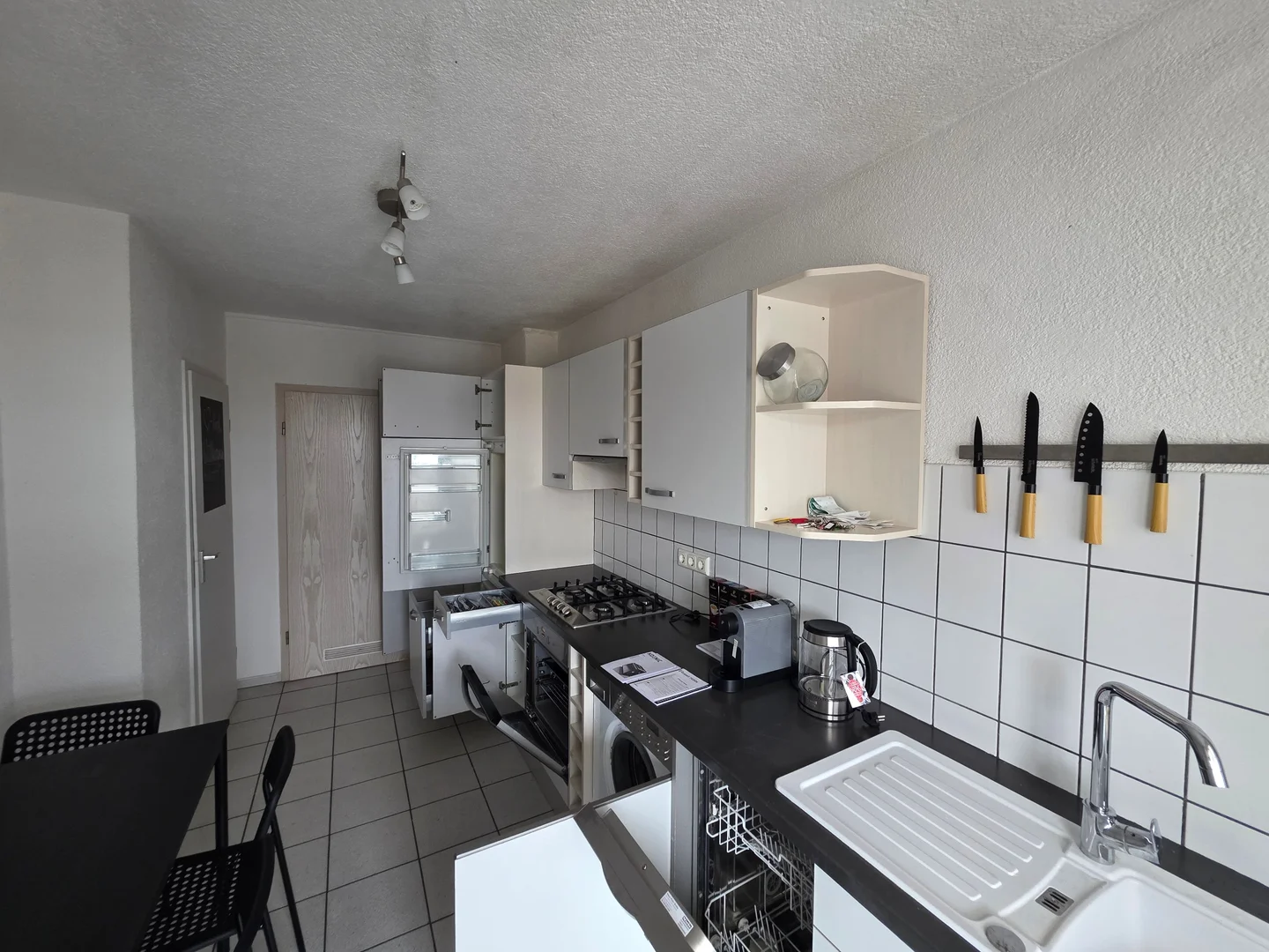 Economical student room with convenient location in