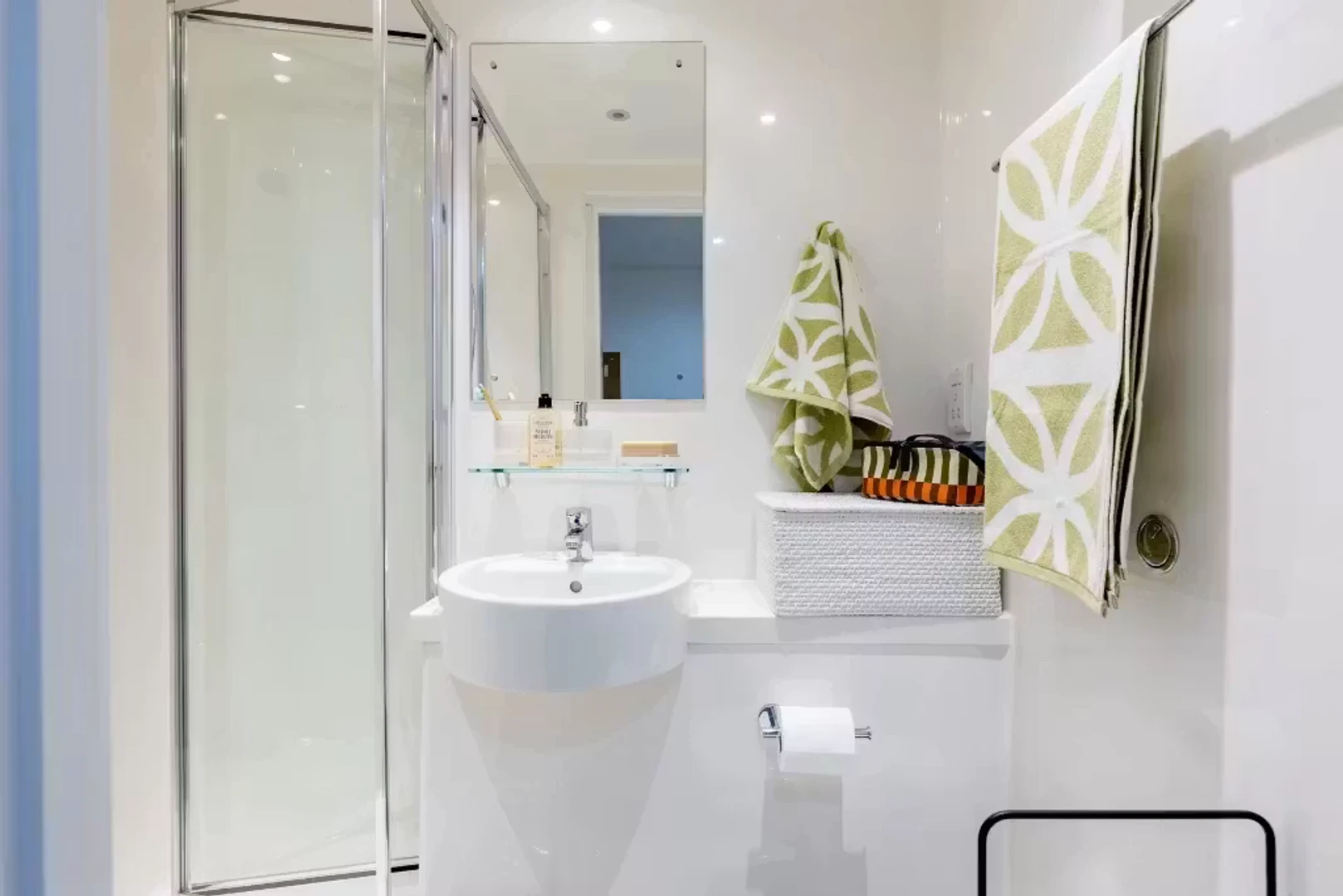Chambre d'étudiant confortable et spacieuse dans 