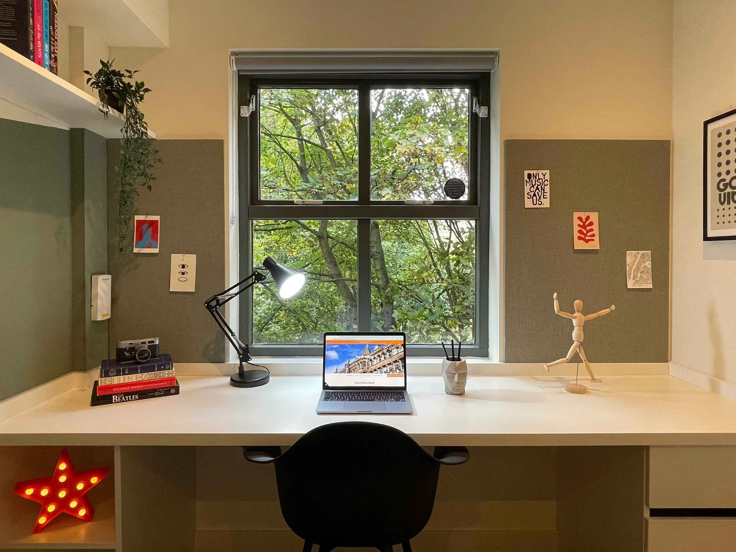 Cozy room for students available in 