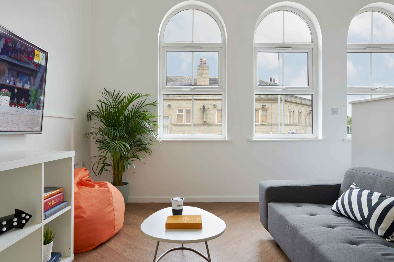 Comfortable and spacious student room in 