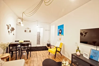 Entire apartment at Ulica Ivana Gorana Kovačića 5, image 10 of 29