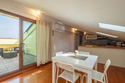 Appartamento intero in Via Favonio 67, immagine 3 di 22