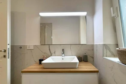 Apartamento inteiro em V.le Miramare, 9, 34135 Trieste TS, Italy, imagem 16 de 26
