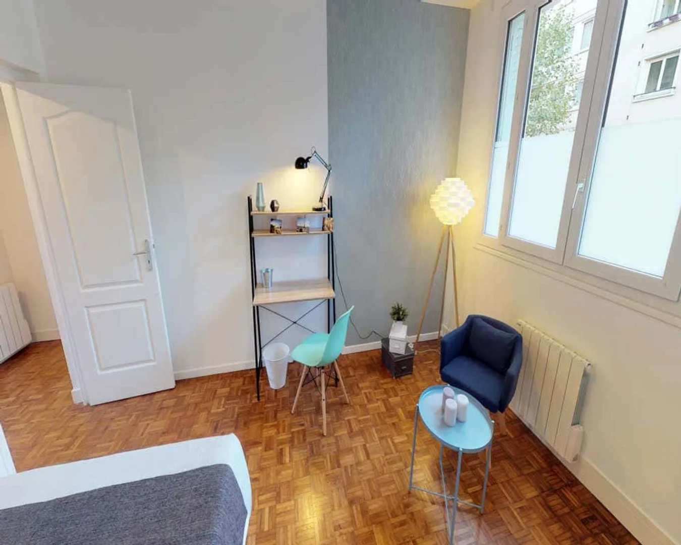 Comfortable and spacious student room in