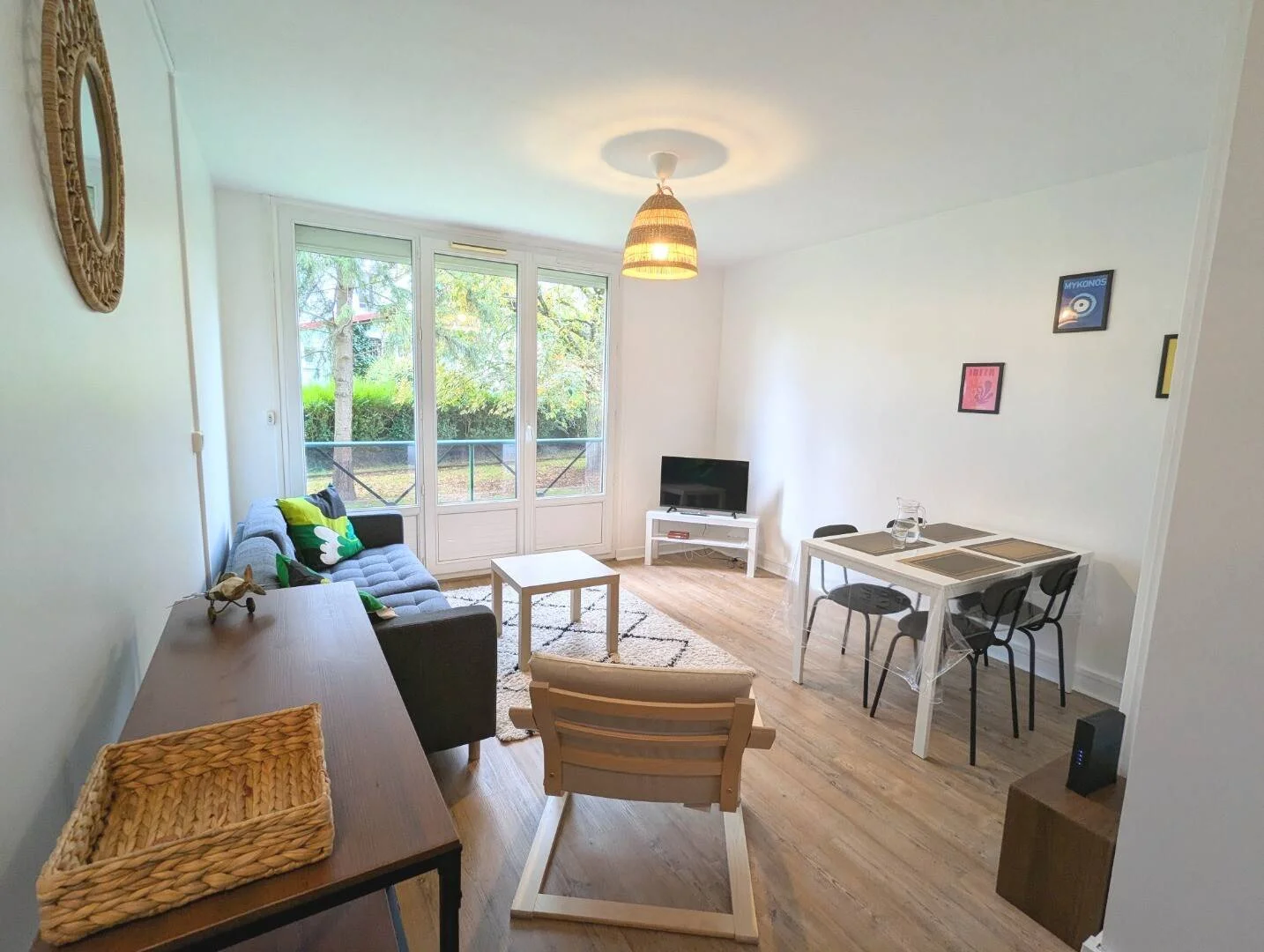 Quarto de estudante económico com localização conveniente em 