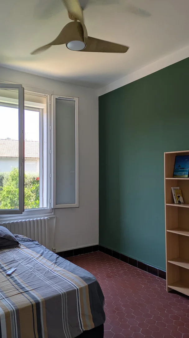 Komfortables und geräumiges Studentenzimmer in 