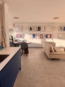 Logement entier à Praceta Maestro João Viegas, image 2 de 31