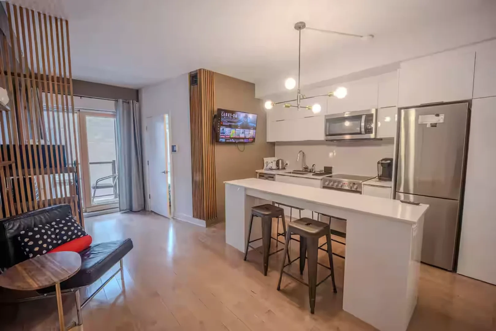 2100 Boulevard Saint-Laurent, Montréal