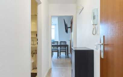 Entire apartment at Wamichstraße, image 4 of 17