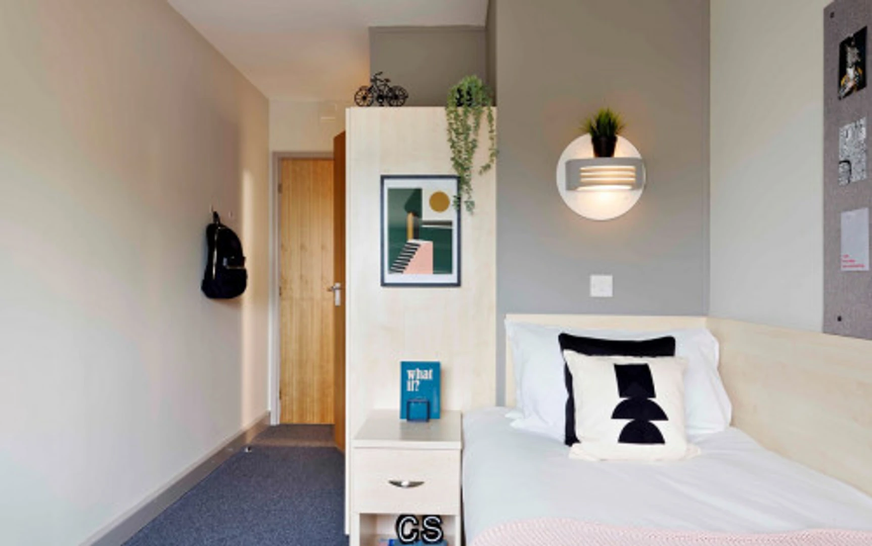 Cozy room for students available in 