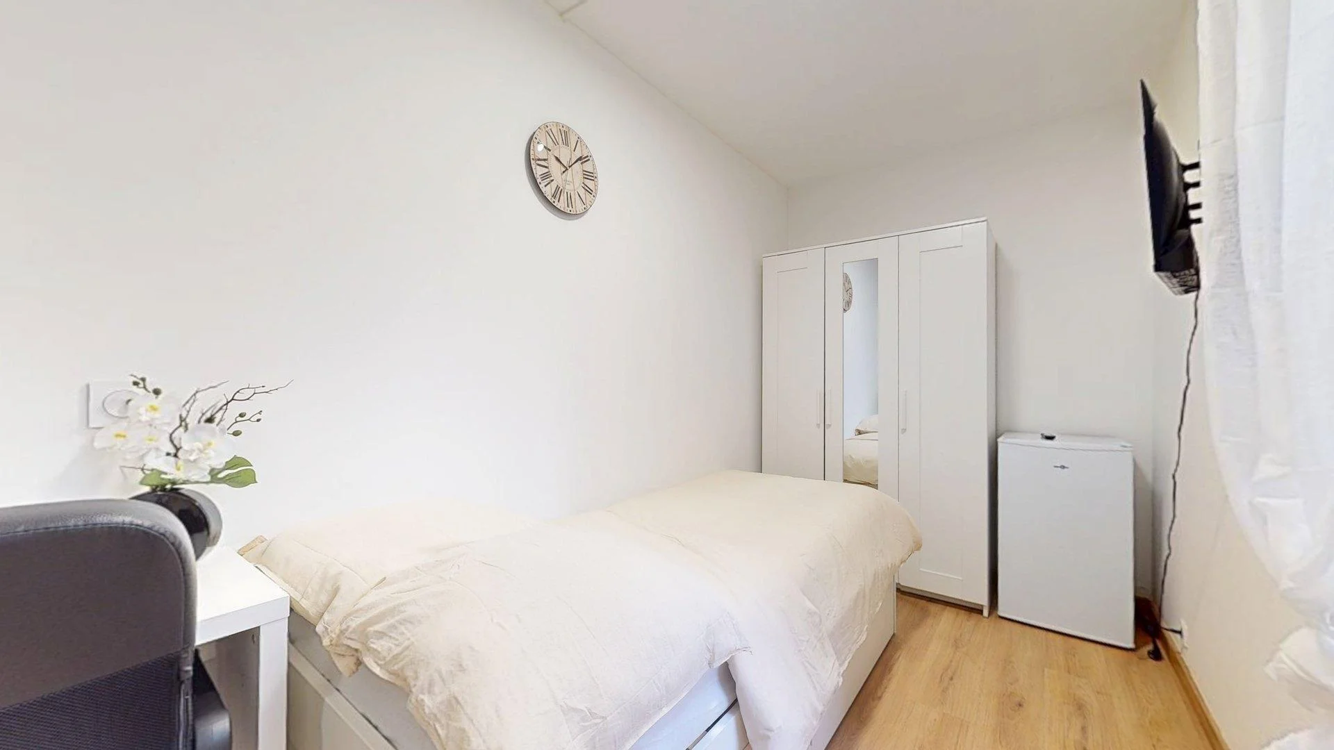 Comfortable and spacious student room in 