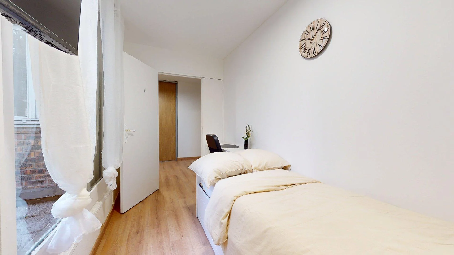 Cozy room for students available in 