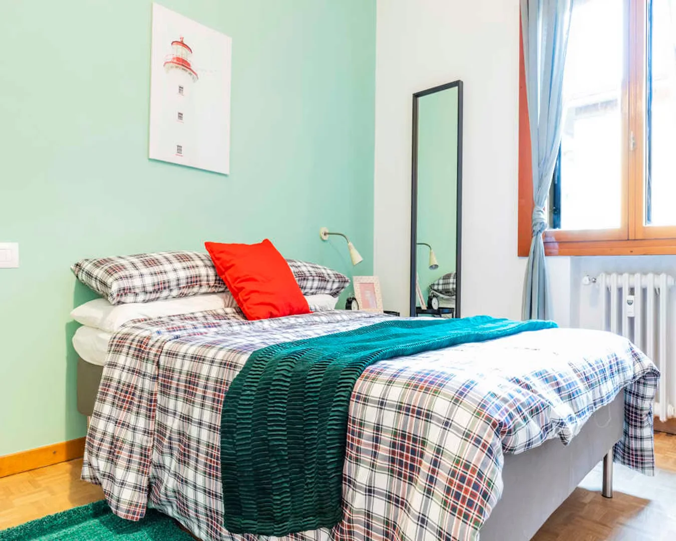 Chambre confortable pour étudiants disponible dans 
