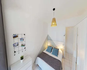Private room at 47 Rue Pierre Audry, 69009 Lyon, France, image 2 of 16