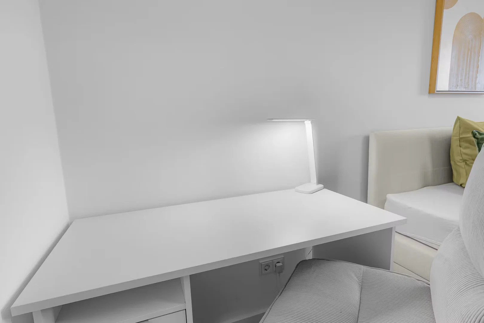 'de modern olanaklara sahip öğrenci dostu oda