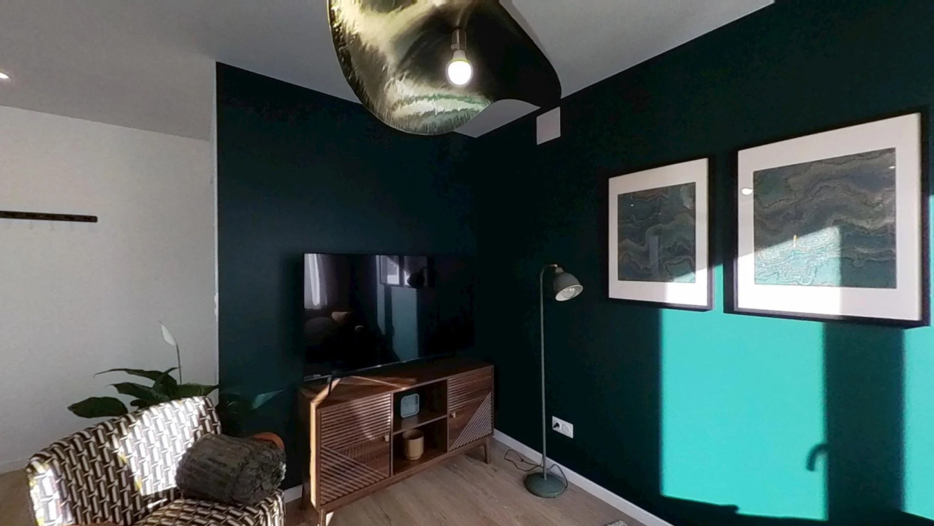 Quarto para alugar em apartamento de estudantes em , totalmente mobilado