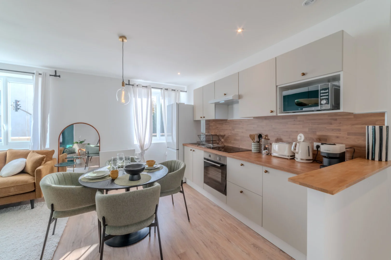 Quarto amigo do estudante em  com comodidades modernas