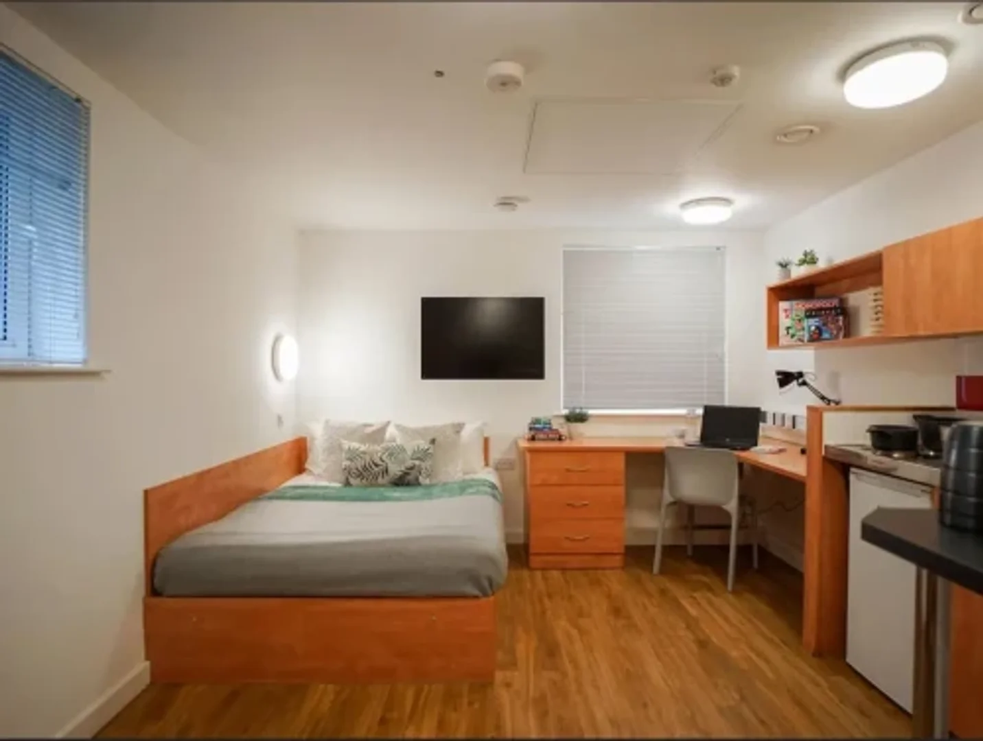 Chambre d'étudiant fonctionnelle parfaite pour étudier dans 