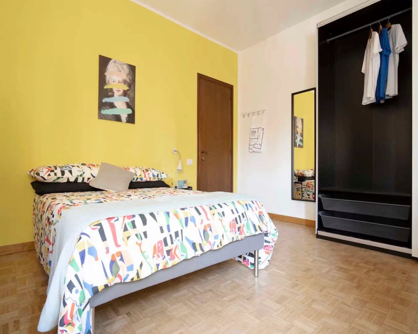 Chambre conviviale pour les étudiants dans  avec des équipements modernes