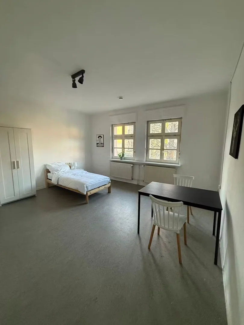 Theo-Neubauer-Straße, Krämpfervorstadt