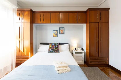 Private room at Seber Altube Kalea, Deusto, image 5 of 10