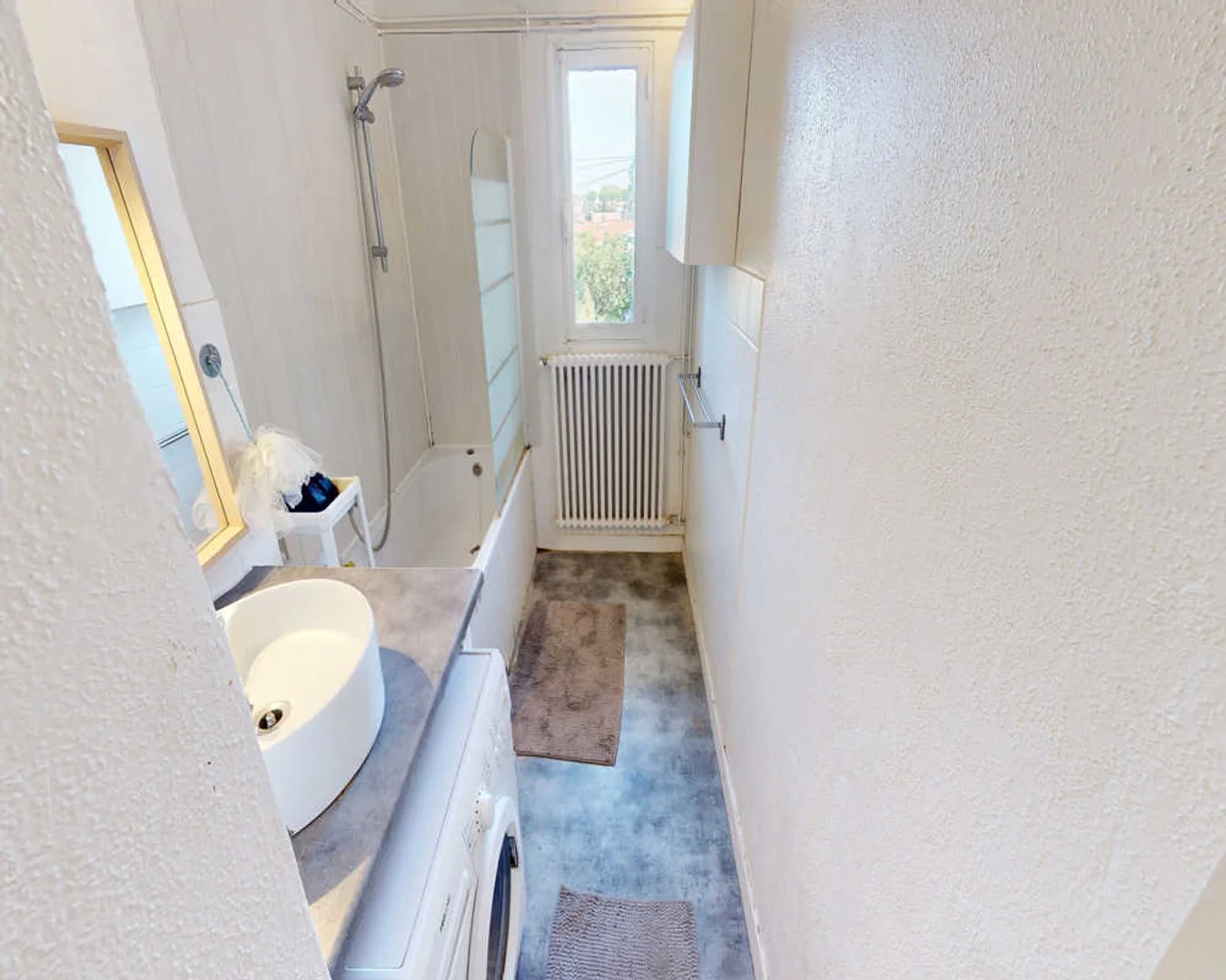 'de öğrenci dairesinde, tamamen mobilyalı kiralık oda