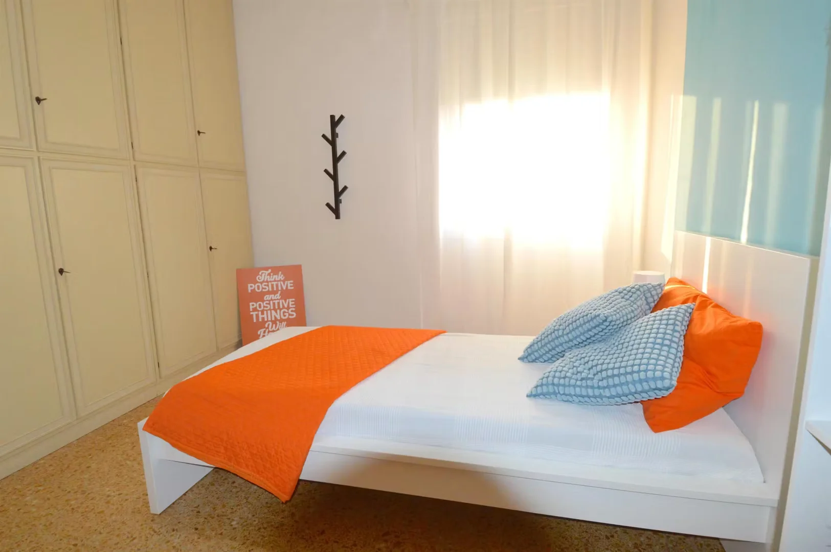 Quarto acolhedor para estudantes disponível em 