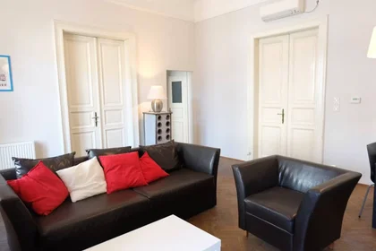 Quarto privado em Hajós utca, VI. kerület, imagem 2 de 10
