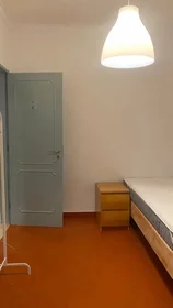 Private room at Rua da Quinta das Palmeiras, Oeiras, image 1 of 10