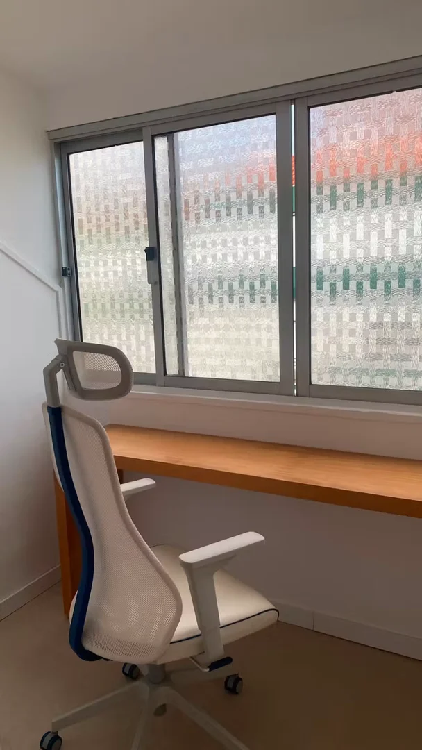 Room for rent in student apartment in , fully furnished
