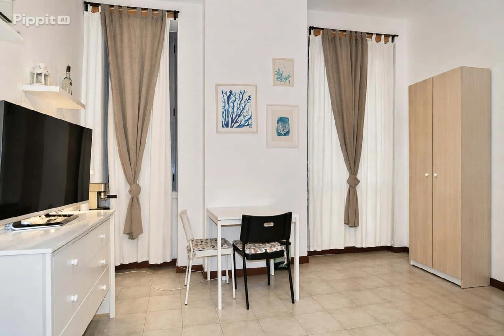 Chambre confortable pour étudiants disponible dans 