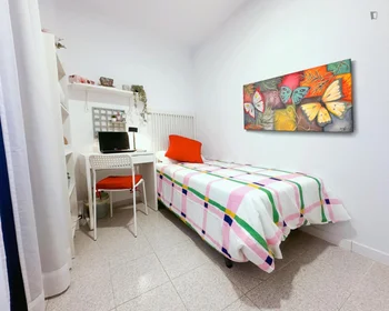 Prywatny pokój Carrer Garbinet, obraz 5 29