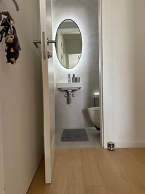 Apartamento inteiro em Prilaz baruna Filipovića 23B, imagem 12 de 16