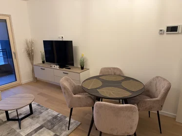 Apartamento inteiro em Prilaz baruna Filipovića 23B, imagem 5 de 16