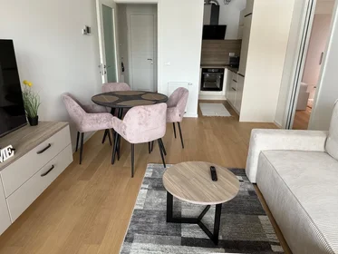 Apartamento inteiro em Prilaz baruna Filipovića 23B, imagem 7 de 16