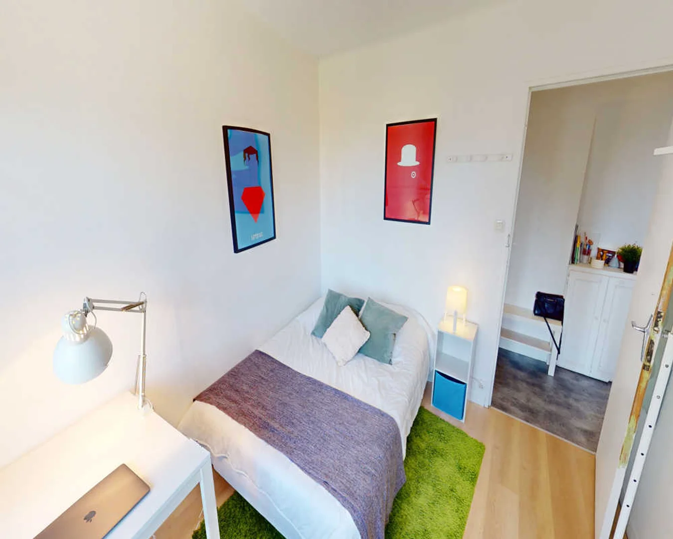 'de öğrenci dairesinde, tamamen mobilyalı kiralık oda