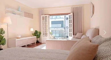 Habitación privada en R. Aires de Ornelas 86, 4350 Porto, Portogallo, imagen 1 de 20
