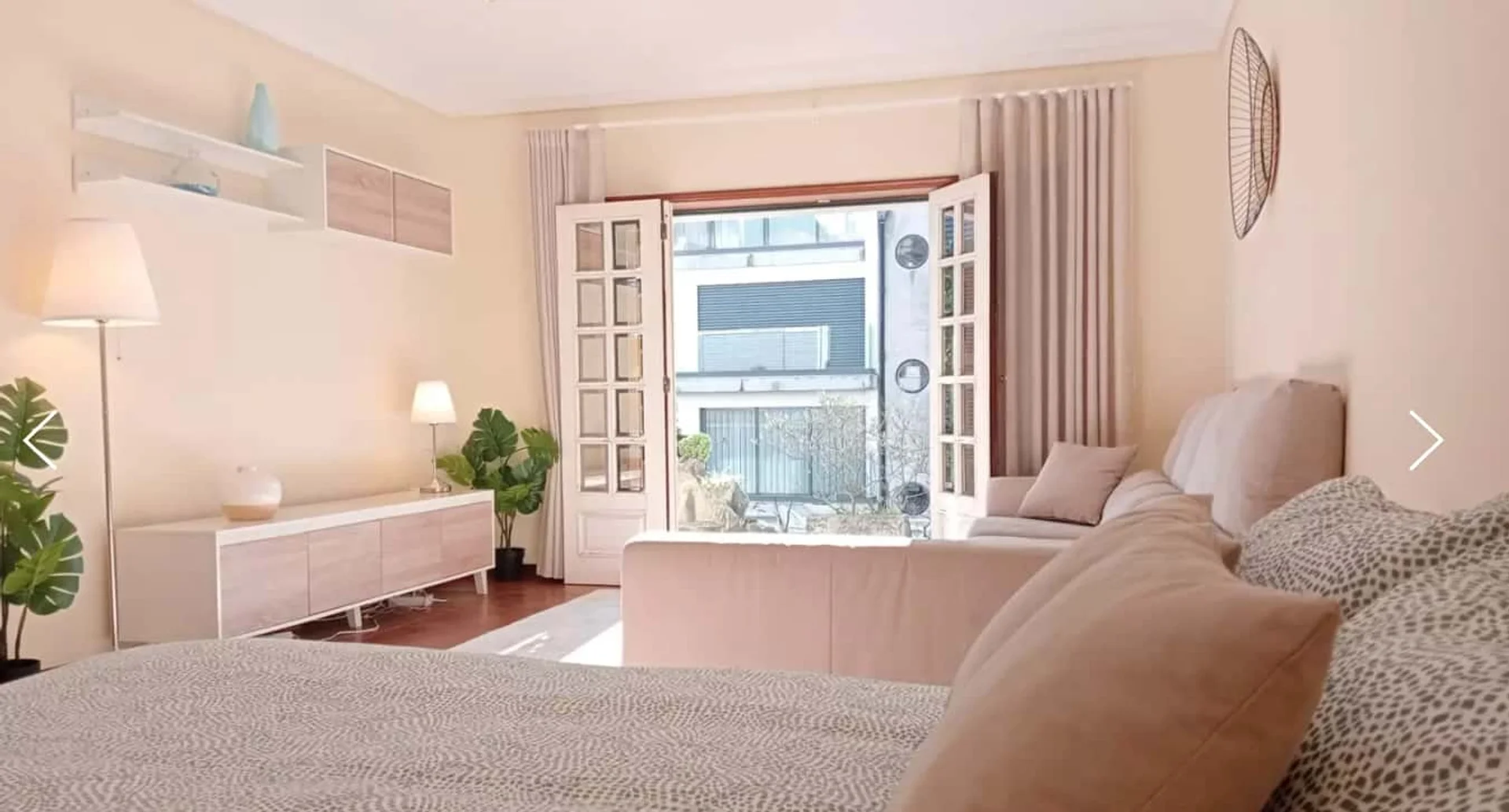 Habitación estudiantil económica cerca del campus en 