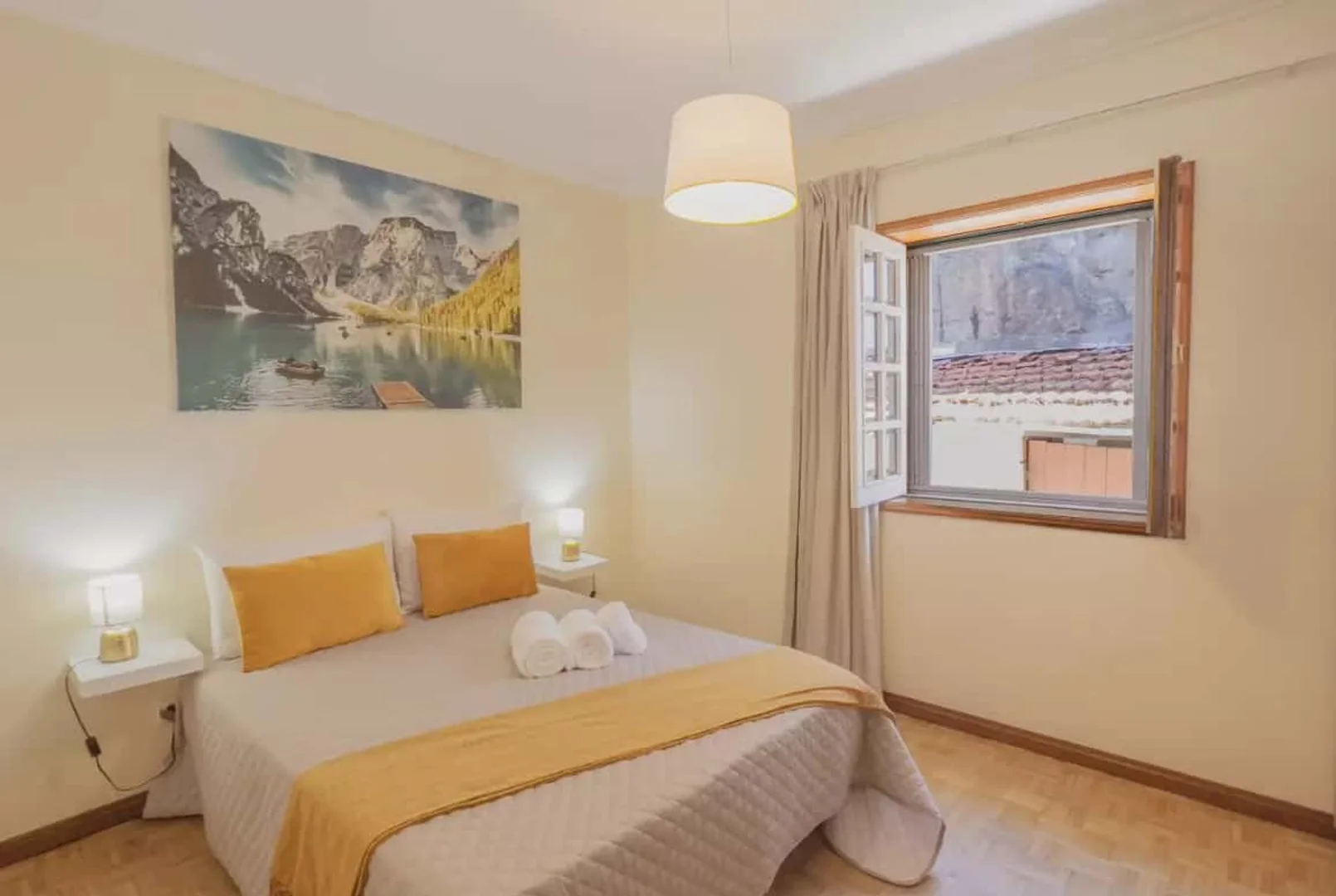 Habitación estudiantil económica con ubicación conveniente en 
