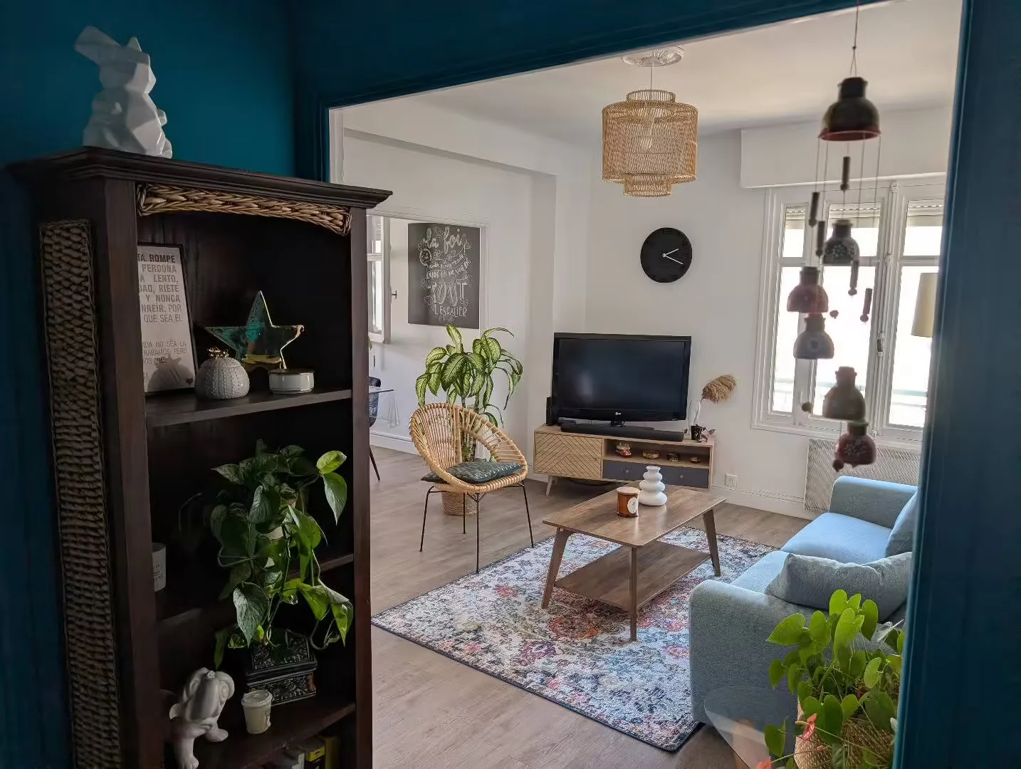 Quarto de estudante económico com localização conveniente em 