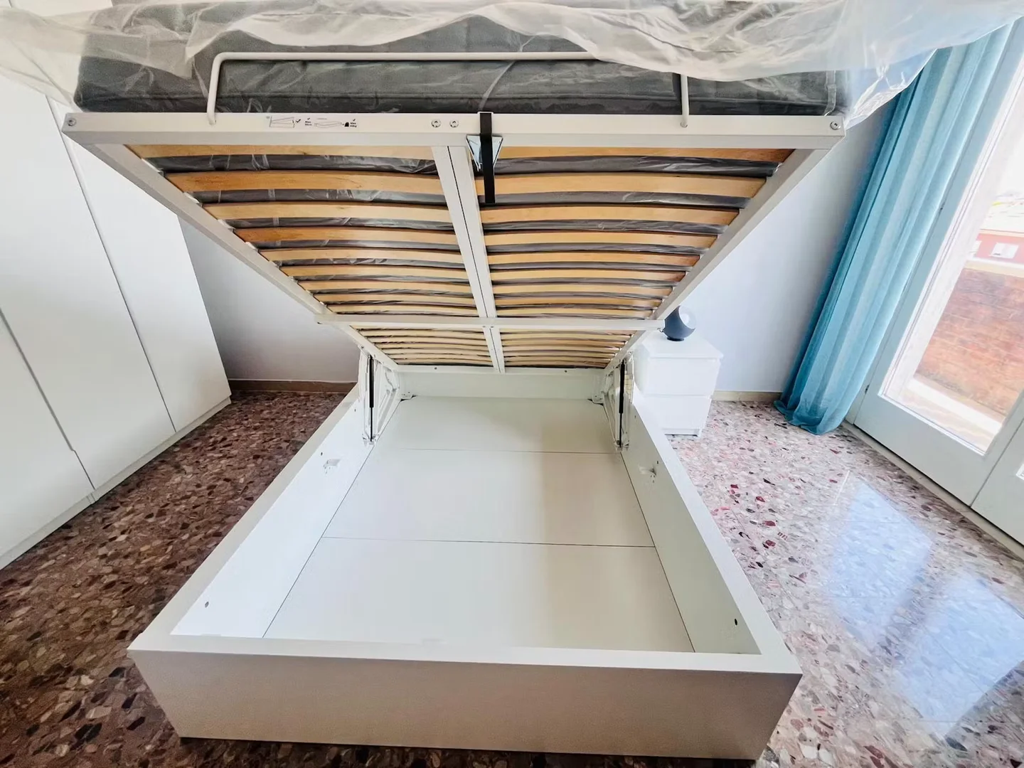 Zimmer in Studentenwohnung in  zu vermieten, voll möbliert