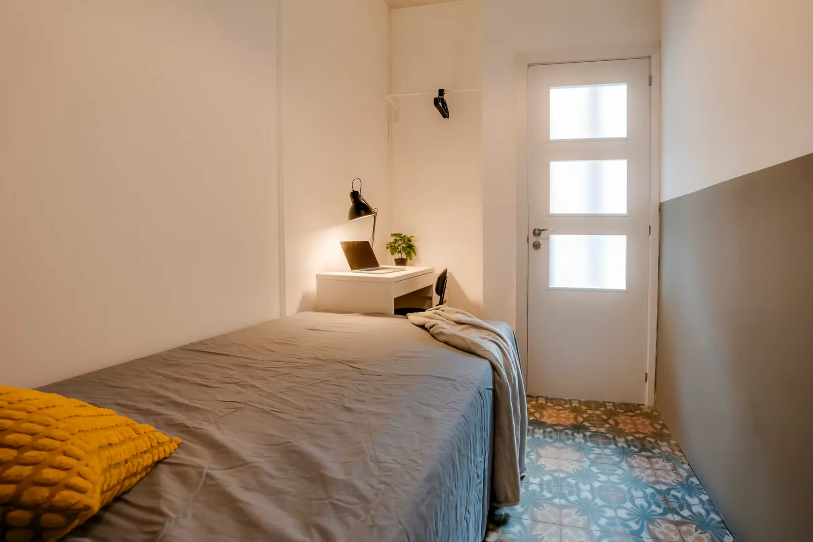 Budget-friendly student room close to campus in