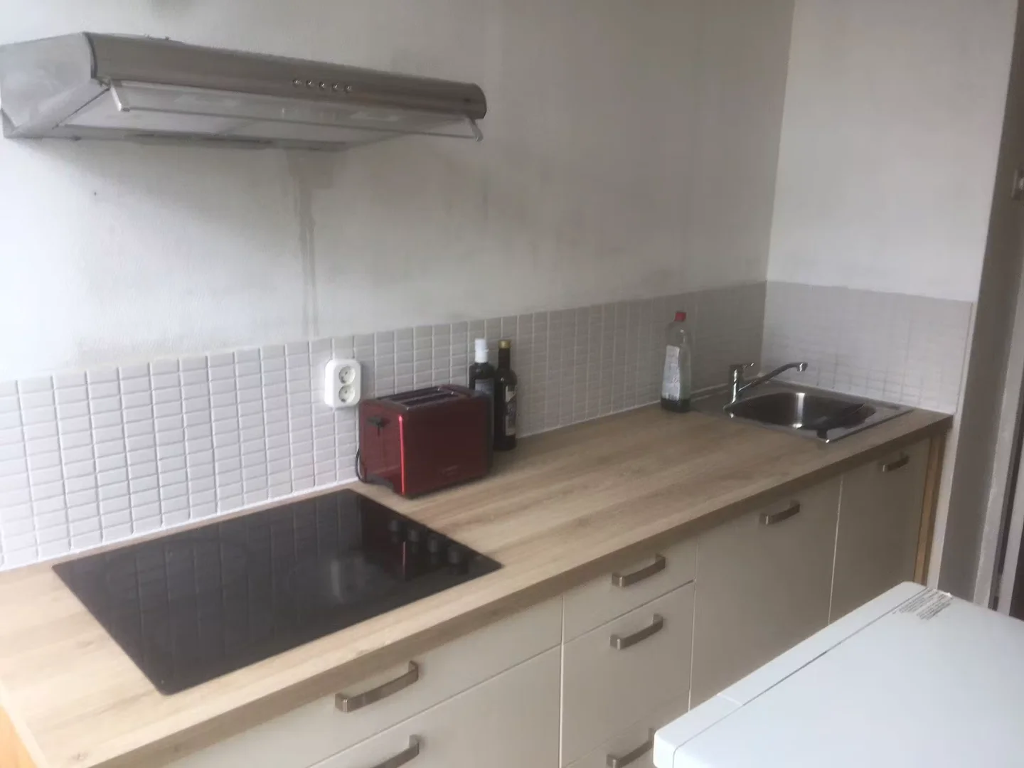 Zimmer in Studentenwohnung in  zu vermieten, voll möbliert