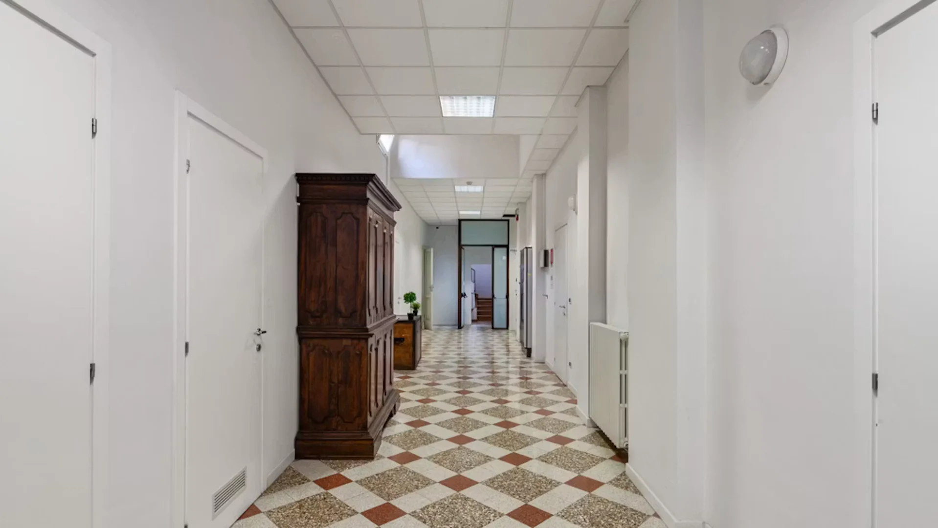 Quarto de estudante económico com localização conveniente em 