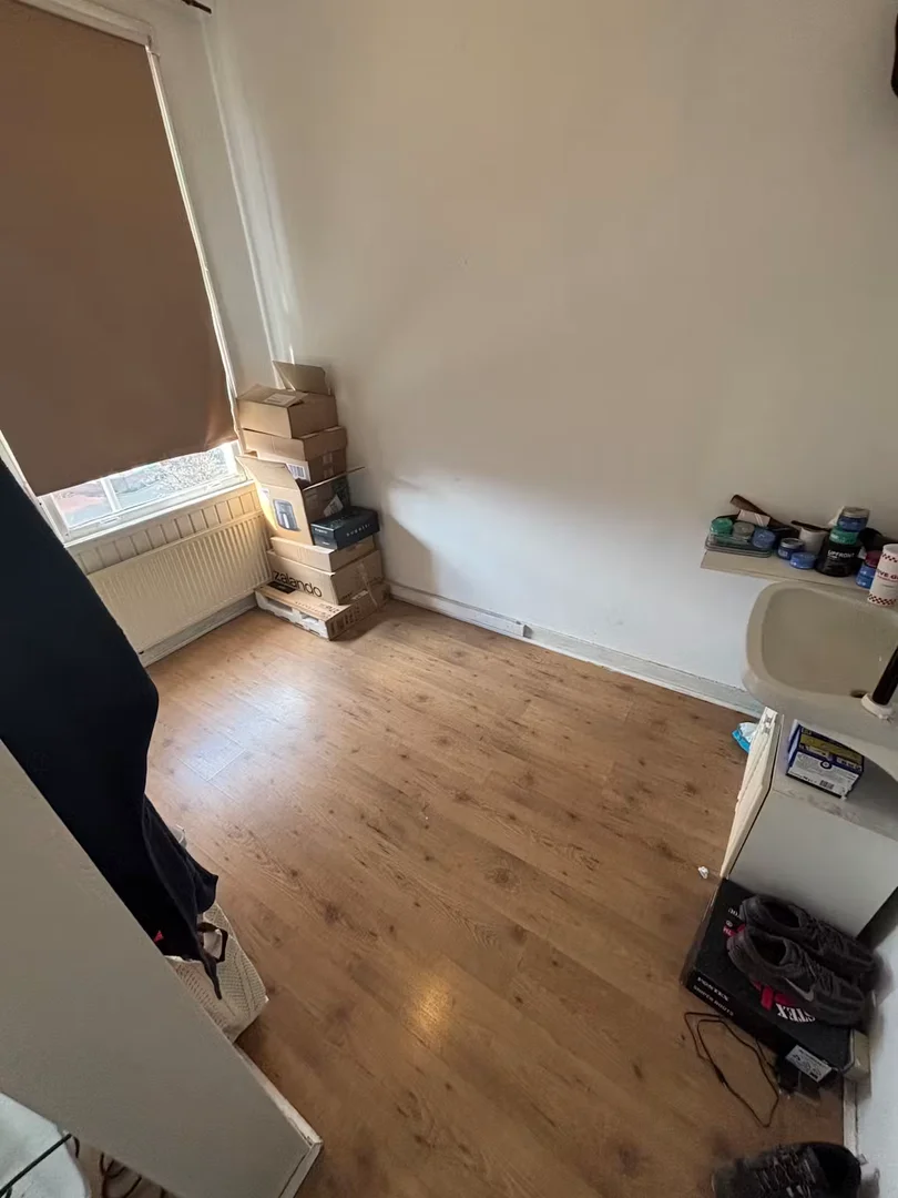 Habitación estudiantil económica con ubicación conveniente en 