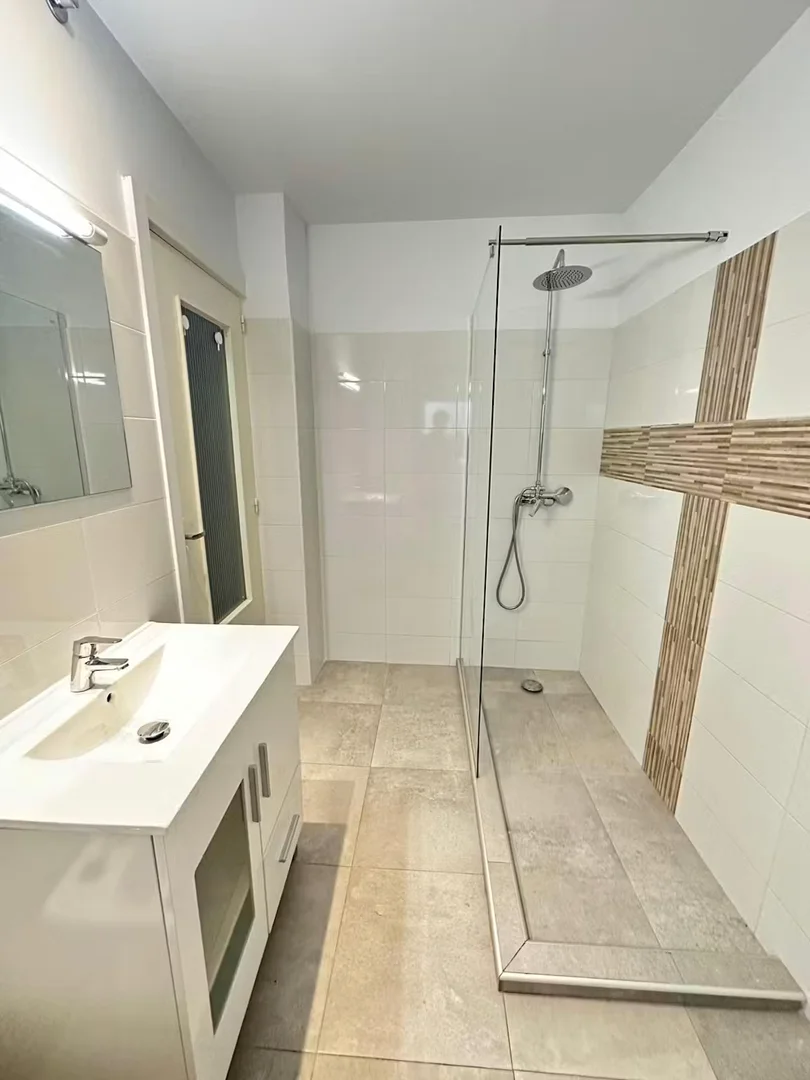 Habitación estudiantil económica con ubicación conveniente en 