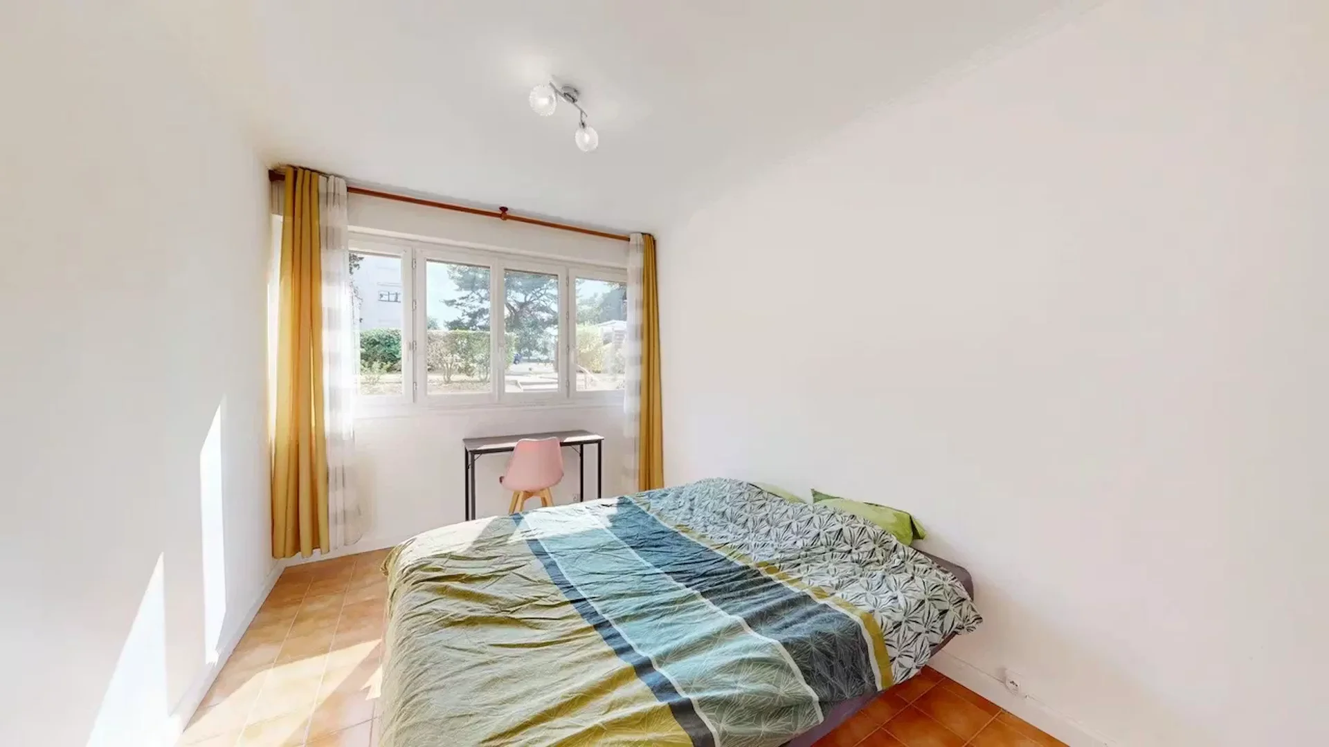 Quarto acolhedor para estudantes disponível em 
