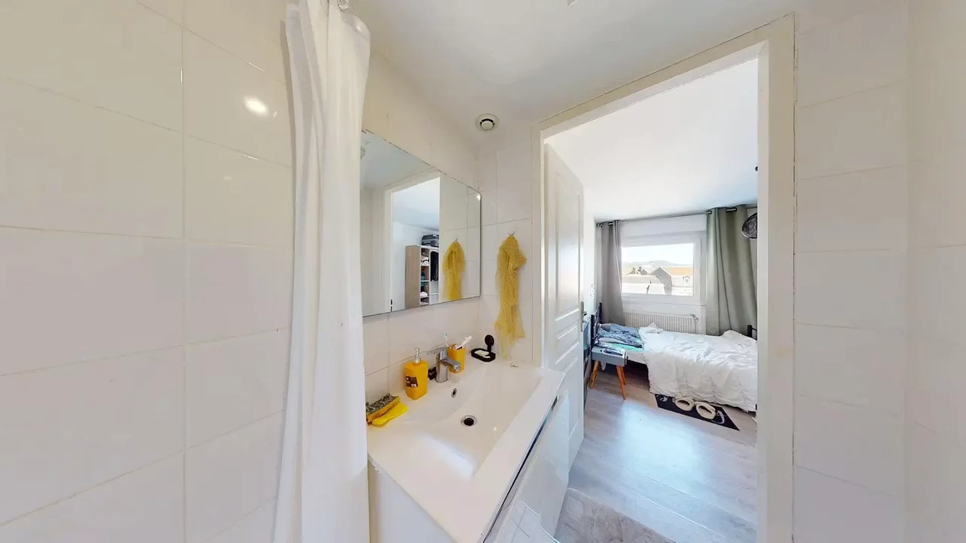 Habitación acogedora para estudiantes disponible en 